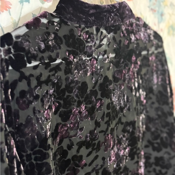 Vintage Black and Purple Sheer Graphic Buttoned Blouse with Notched Collar - Picture 7 of 10